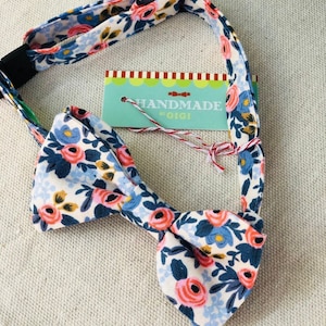 Bambino blu fiori fucile carta Co. Papillon