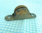Iron pulley, Wall mount, Ceiling mount, Double hung wood window sash pulley, Plant hanger, Barn workhorse, Beautiful condition, Vintage