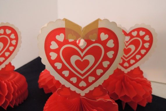 Hallmark HONEYCOMB DECORATION Valentines Vintage HEART Die Cut Hanging Tabletop Hallmark HONEYCOMB DECORATION Valentines Vintage HEART Die Cut Hanging Tabletop
