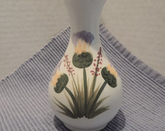 Thistle vase, Flower of Scotland, Small flower holder, Excellent condition, Ceramic purple thistle vase, Hand painted, Dated, Vintage