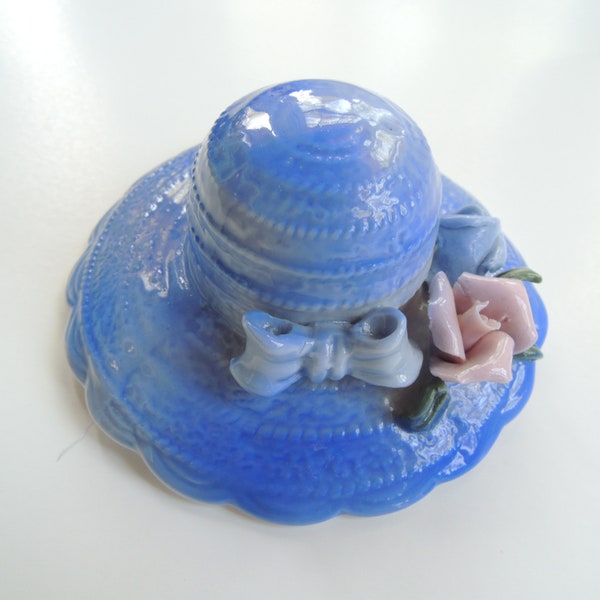 Lady’s Sm Blue Hat wall hanging, Pink n blue roses,  Sun hat, Ceramic hat, Excellent condition, Vintage