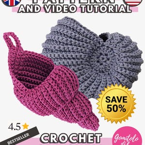 Può includere: Uno schema e tutorial video all'uncinetto per una conchiglia, con una conchiglia magenta e una grigia. L'immagine include il testo PATTERN AND VIDEO TUTORIAL, 4.5 BESTSELLER, CROCHET SEA SHELL, SAVE 50% e Gomitolo di lana.