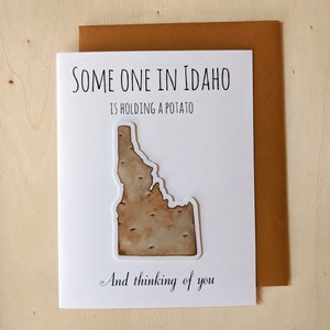 Alguien en Idaho - Tarjeta de felicitación artística y calcomanía de vinilo de regalo - Tarjeta de felicitación artística - Patata
