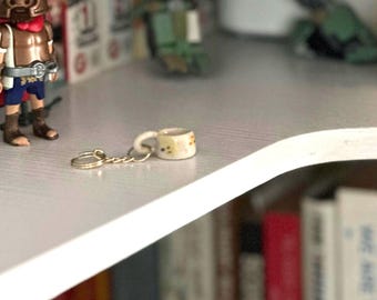 Llavero/adorno para bolso de mini taza de cerámica hecha a mano (¡CON DEFECTOS!)