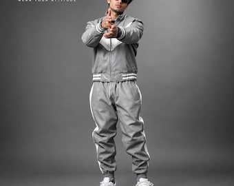 Conjunto de agasalho masculino cinza LUXVAN, jaqueta com zíper e calça jogger, estilo streetwear esportivo.