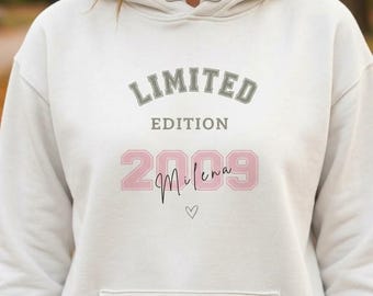 Sudadera con capucha de estilo retro personalizada con nombre y año de nacimiento, jersey de edición limitada como regalo de cumpleaños.