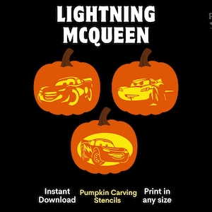 Peut inclure: Trois citrouilles orange sur fond noir, chacune avec un motif jaune au pochoir du personnage Lightning McQueen. Le texte indique LIGHTNING MCQUEEN, Pumpkin Goods CRAFT, Instant Download, Pumpkin Carving Stencils, Print in any size.