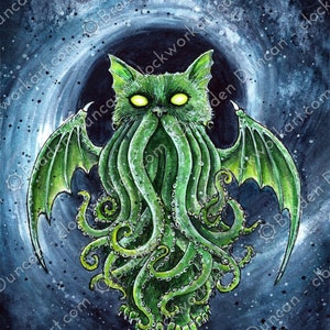 Peut inclure: Un chat vert avec des tentacules et des ailes de chauve-souris, peint dans un style aquarelle sur un fond bleu foncé avec des étoiles blanches.