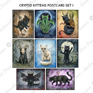 Może przedstawiać: Zestaw ośmiu pocztówek zatytułowany CRYPTID KITTENS POSTCARD SET I, zawierający ilustracje kotów przedstawionych jako różne mityczne stworzenia, w tym kota-Cthulhu, kota-jackalope i skrzydlatego kota, wykonane w ciemnych, teksturowanych stylach artystycznych.