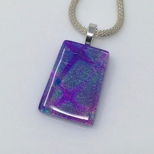 Lila Halskette, Dichroic Glas Anhänger, Fusing Glas Schmuck