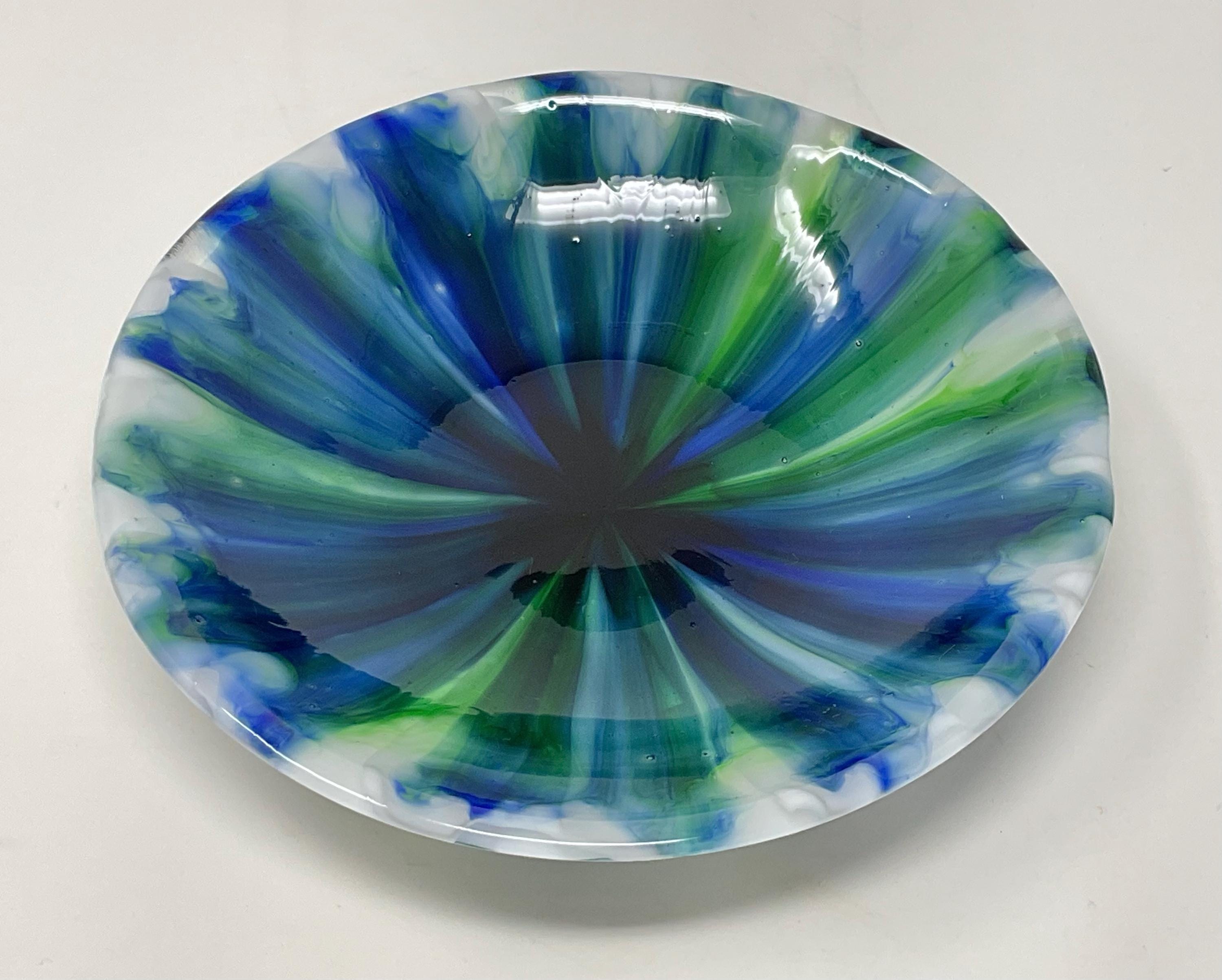 ブルーグリーンフューズドアートガラスボウル：抽象的なセンターピース