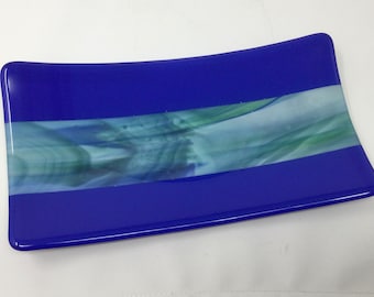 Vassoio in vetro fuso blu e verde: piatto da portata fatto a mano