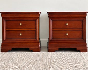 Vintage Thomasville Cherry Wood Nightstands – Pair – Excellent Condition