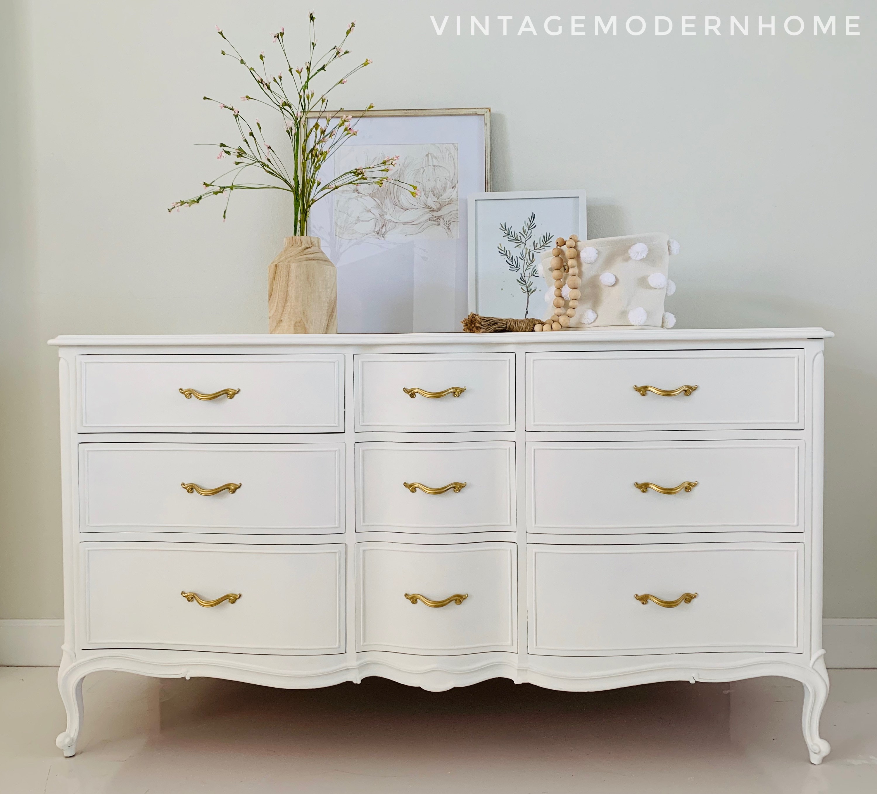 Drexel dresser outlet with mirror