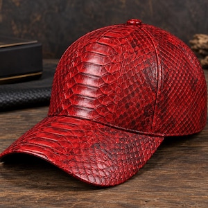 Baseballpet van rood python slangenleer, handgemaakte pet van exotisch leer, zwarte pet, luxe streetwear cadeau