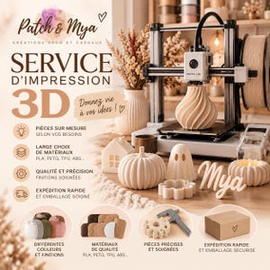 Peut inclure: Une imprimante 3D créant un vase beige en spirale, entourée d'objets imprimés en 3D dont une maison, une citrouille, un fantôme et le nom Mya. Le texte indique Patch & Mya, Service d'impression 3D, avec des détails sur les matériaux.