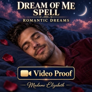 Może przedstawiać: Osoba z ciemnymi włosami i zarostem śpi na ciemnoniebieskiej poduszce, otoczona czerwonymi płatkami róż. Tekst głosi DREAM OF ME SPELL, ROMANTIC DREAMS, Video Proof oraz Madame Elizabeth na tle nocnego nieba z widocznym półksiężycem.