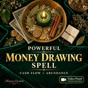 Op de afbeelding: Een koperen schaal met een groene kaars, twee kaneelstokjes, laurierblaadjes, rijst en goudkleurige munten op groen fluweel. Tekst: POWERFUL MONEY DRAWING SPELL, CASH FLOW + ABUNDANCE, Madame Elizabeth, Video Proof OPTION AVAILABLE.