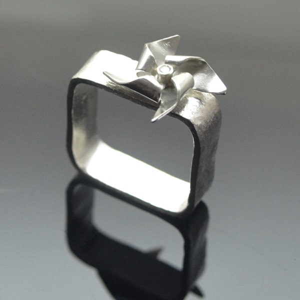 Windmill - kinetic ring - sterling silver
