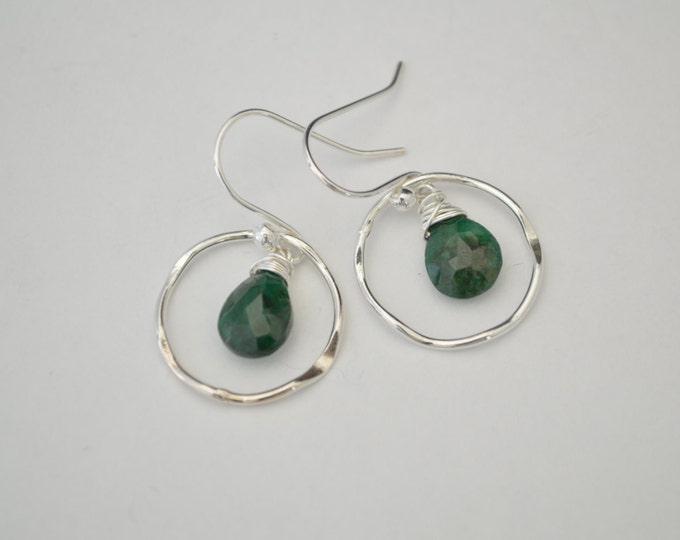 Emerald earrings, Green stone earrings, Birthstone earrings, May birthstone earrings, May birthstone jewerly, Bridesmaid earrings