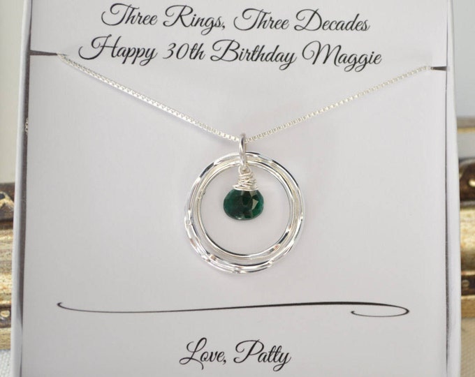 May birthstone necklace, 30th birthday gift for daughter, Emerald birthstone necklace, 3rd Anniversary gift, 3 Rings necklace,3 Sisters gift