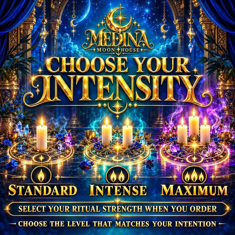 Puede incluir: Un gr&aacute;fico digital titulado MEDINA MOON HOUSE CHOOSE YOUR INTENSITY con tres expositores de velas sobre plataformas circulares doradas. Las etiquetas son STANDARD con una vela, INTENSE con dos y MAXIMUM con tres, adem&aacute;s de instrucciones de fuerza.