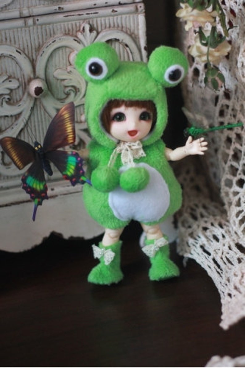 frog outfit for plushies