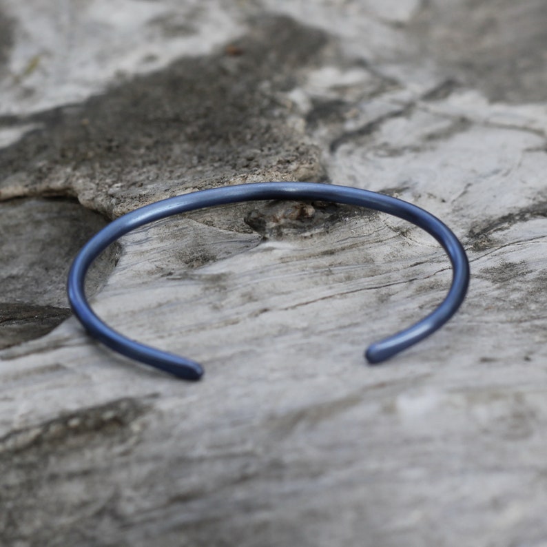 3mm-6mm Titanium cuff bracelet, solid grade 2 titanium bracelet, anodized handmade titanium jewelry, man and women titanium bangle Blue