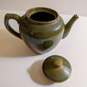 Vintage Green Studio Pottery Teapot, Mid Century Modern Ceramic Tea Pot with Lid, Crackle Glaze Earthy Stoneware, Wabi Sabi Home Decor