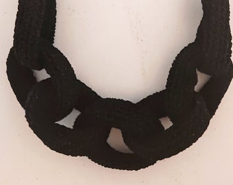 Schwarze gehäkelte Kette häkeln Chocker Baumwolle gehäkelte Halskette Boho Schmuck grobstrick Halskette empfindliche Haut Halskette Geschenk für sie