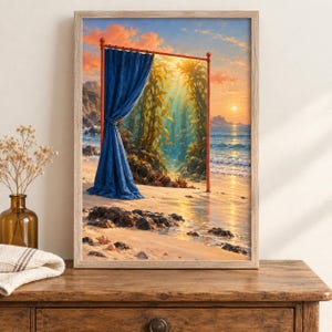 Op de afbeelding: Een ingelijste muurkunstprint met een surrealistisch strandtafereel waarbij een hoog, oranje metalen frame in het zand staat. Een diepblauw gordijn hangt aan het frame en onthult een zonnig kelpbos en oceaangolven onder een levendige zonsondergang.