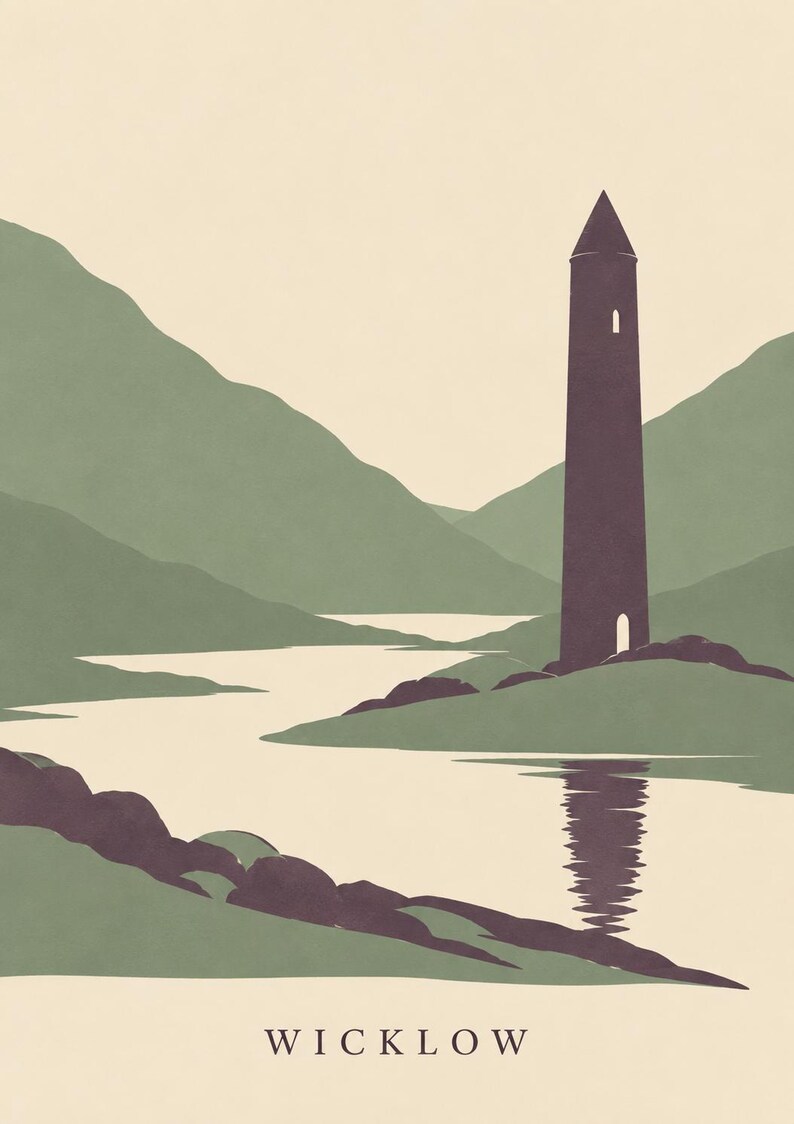 Peut inclure: Une impression d'art minimaliste repr&eacute;sentant une haute tour ronde violet fonc&eacute; sur une rive herbeuse verte au bord d'une rivi&egrave;re sinueuse. L'arri&egrave;re-plan montre des collines vertes superpos&eacute;es sous un ciel cr&egrave;me. Le mot WICKLOW est inscrit en noir.