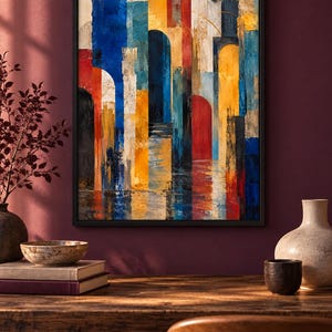 Op de afbeelding: Een rechthoekig ingelijst kunstwerk aan de muur met een abstract schilderij met verticale banen in blauw, geel, rood en zwart. De compositie bevat boogvormen en gestructureerde penseelstreken die diepte en reflecties cre&euml;ren.