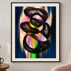 Op de afbeelding: Een ingelijste abstracte muurkunstprint met een centrale verticale compositie van onderling verbonden zwarte, afgeronde, organische vormen. De achtergrond toont een levendig verticaal verloop van roze, geel, oranje en groen, geflankeerd door diepblauwe randen.