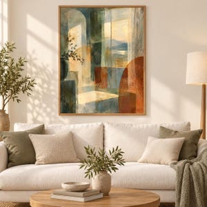 Pu&ograve; includere: Una stampa artistica da parete rettangolare in una cornice di legno con una composizione astratta di forme geometriche e luce soffusa. L'opera mostra toni tenui di blu, verde, ocra e terracotta, raffigurando una vista simile a una finestra.