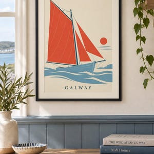 Utskrivbar konst i Galway County, kustdesign med röd segelbåt, digital nedladdning för irländskt bruk bild 4