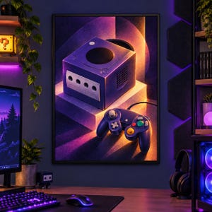 Op de afbeelding: Een ingelijste muurkunstprint met een paarse videogameconsole en een bijpassende controller. De console staat op een geometrisch platform, verlicht door levendig paars en oranje licht, wat zorgt voor een contrastrijke, gestileerde uitstraling.