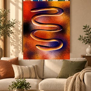 Puede incluir: Una impresi&oacute;n de arte mural rectangular con un fondo vibrante pintado con aerosol en tonos naranja, rojo y morado intenso. Una l&iacute;nea serpentina de color amarillo dorado tridimensional, continua y &uacute;nica, serpentea horizontalmente por el centro.