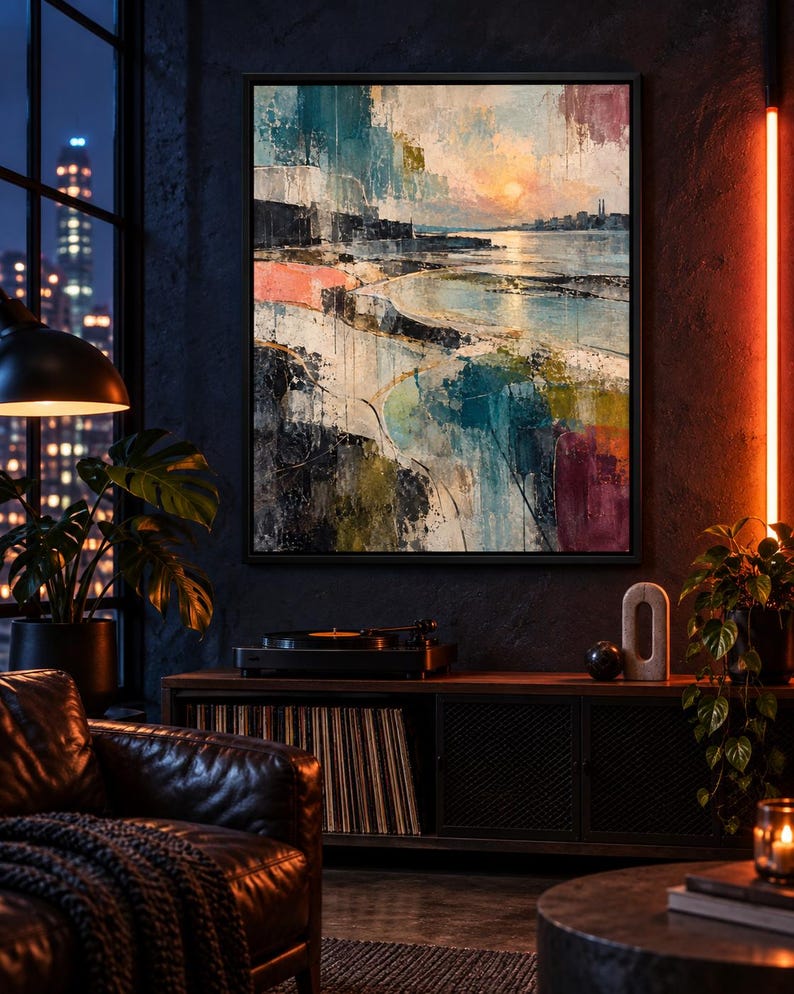 Peut inclure: Une &oelig;uvre d'art murale encadr&eacute;e de forme rectangulaire repr&eacute;sentant un paysage abstrait avec un coucher de soleil sur un plan d'eau, utilisant une palette de tons bleu sarcelle, bleu profond, corail et noir avec des coups de pinceau visibles.