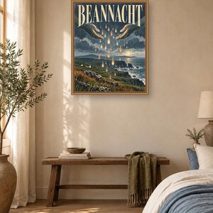 Puede incluir: Una l&aacute;mina de arte mural rectangular enmarcada titulada BEANNACHT que presenta una ilustraci&oacute;n de paisaje con dos manos extendidas una hacia la otra sobre una costa, con gotas doradas brillantes cayendo sobre un acantilado cubierto de hierba.