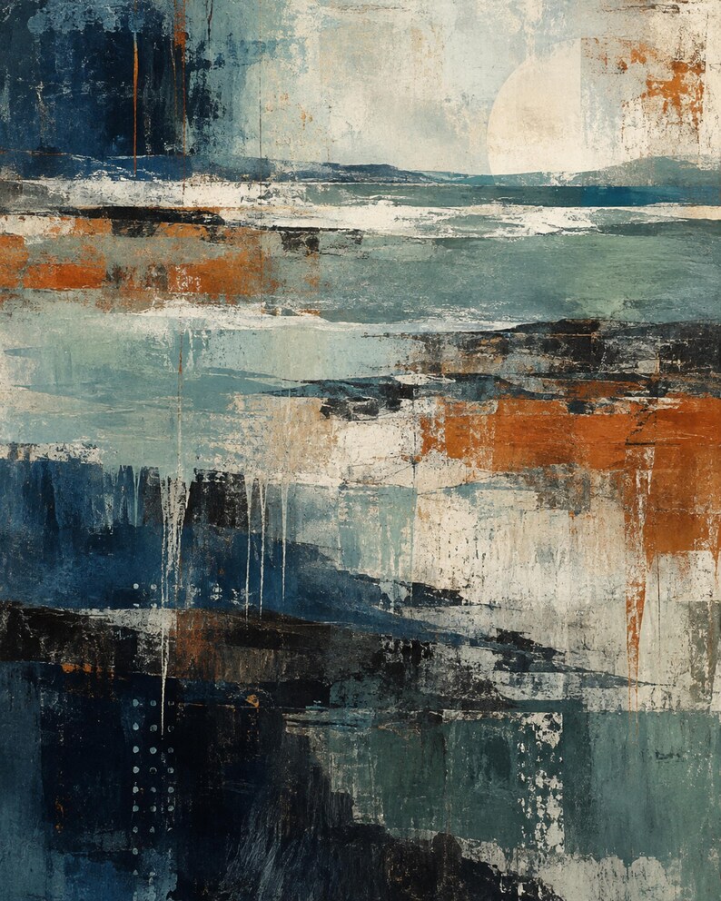 Op de afbeelding: Een abstract schilderij met gelaagde horizontale banden van diep marineblauw, taling en gebrand oranje. De compositie bevat gestructureerde penseelstreken, witte verfdruppels en een bleke cirkelvormige vorm in de rechterbovenhoek.