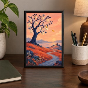 Op de afbeelding: Een ingelijste rechthoekige kunstdruk met een landschapsschilderij van een donkerblauwe boom met witte enveloppen aan de takken, een kronkelend pad naar een klein huis en een zonsondergang boven verre bergen in oranje en blauwe tinten.