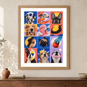 Pu&ograve; includere: Una stampa artistica da parete incorniciata che presenta una griglia di dodici quadrati colorati, ognuno dei quali mostra una diversa razza di cane o un'illustrazione a tema canino, tra cui un dalmata, un golden retriever, un barboncino rosa, un carlino e un husky.