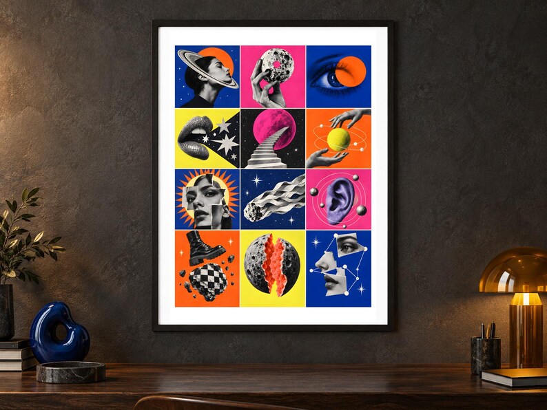 K&ouml;nnte beinhalten: Ein gerahmter Wandkunstdruck mit einem Raster aus zw&ouml;lf Feldern mit surrealistischen Collage-Bildern. Die Komposition umfasst schwarz-wei&szlig;e menschliche Gesichtsz&uuml;ge, Himmelsk&ouml;rper wie Planeten und Monde, eine Treppe, einen Stiefel und geometrische Formen in leuchtenden Farben.