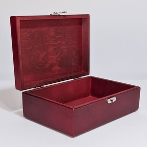 Red Wooden Box / 8.46 x 5.70 x 2.95 inch