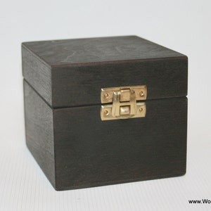 Kleine houten theedoos / Zwarte aandenkendoos / Sieradendoos / Doos van zwart multiplex 2,75 x 2,75 x 2,95 inch / Gepersonaliseerde doosoptie