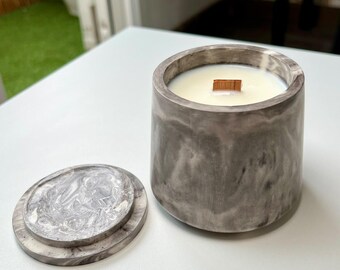Bourbon Soy Scented Candle in Alabaster Veined Container with Lid | Crunchy Wooden Wick | Minimalist Decor | Alma Verde