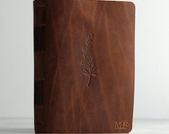 Birth Flower Gift for Her / Personalized Journal or Cute Notebook with blank or Lined Pages , Custom Leather Journal for Mother&#39;s Day Gift