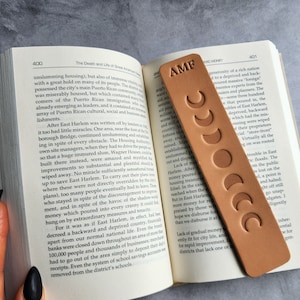 Moon phases bookmark / Custom Bookmark for Women, Personalized Leather Bookmark / Book Lover Gift - Celestial witchy gifts for Mother&#39;s Day