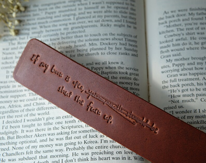 Personalized leather book mark, leather bookmark, gift for book lovers, gift for bookworm, custom bookmark, unique bookmark Bild 3